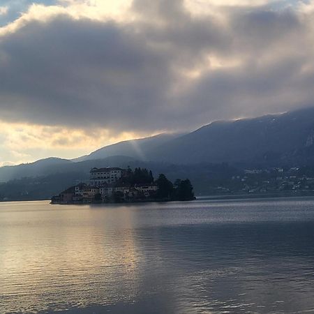 Beautiful Place A Lago D'Orta Mit Direktem Seezugang Omegna Exterior foto